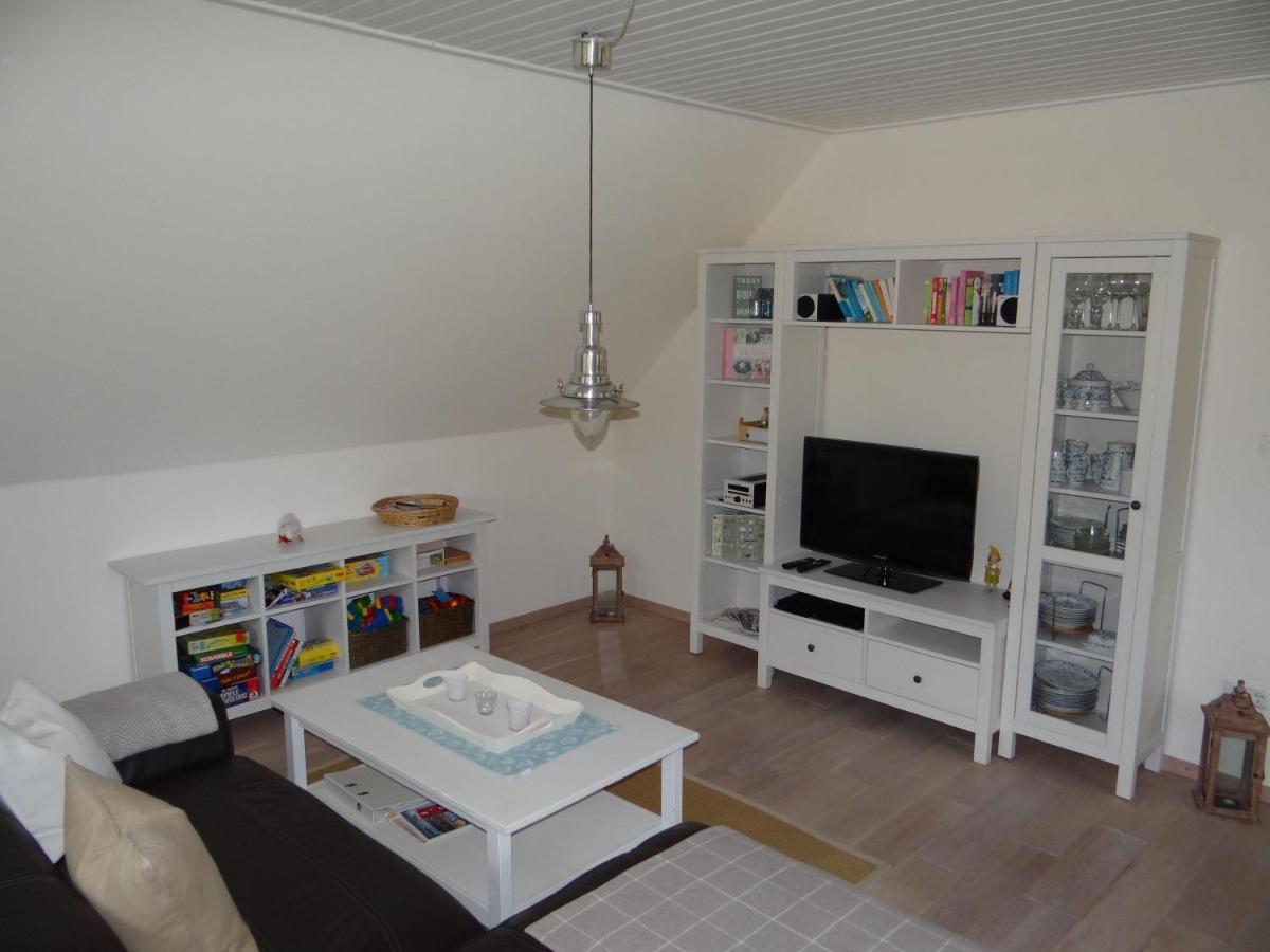 Ferienwohnung-Dg-Im-Reetdachhaus-Im-Ort-Welt Екстер'єр фото